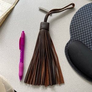 Jumbo Grizzly Tassel